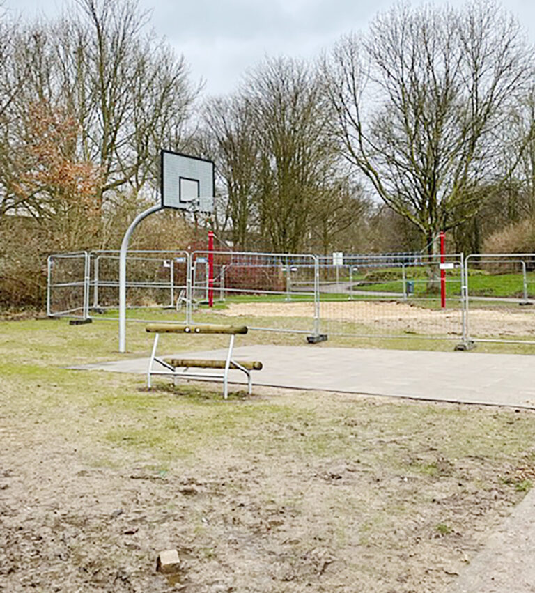 Neue Spielgeräte und ein Weg zur Ruhr – Michaela Heuser: „Park im Hörsterfeld wird renoviert“
