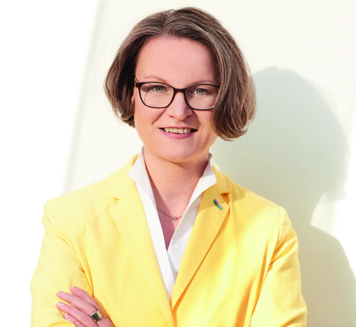 Ina Scharrenbach: Ministerin für Heimat, Kommunales, Bau und Digitalisierung des Landes NRW. Foto: MHKBG NRW 2021 / F. Berger