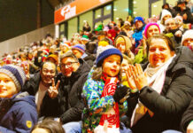 Weihnachtslieder an der Hafenstraße in Essen